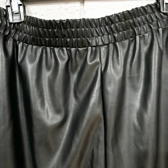 Fabletics Women’s Faux Leather Joggers - Picture 4 of 7